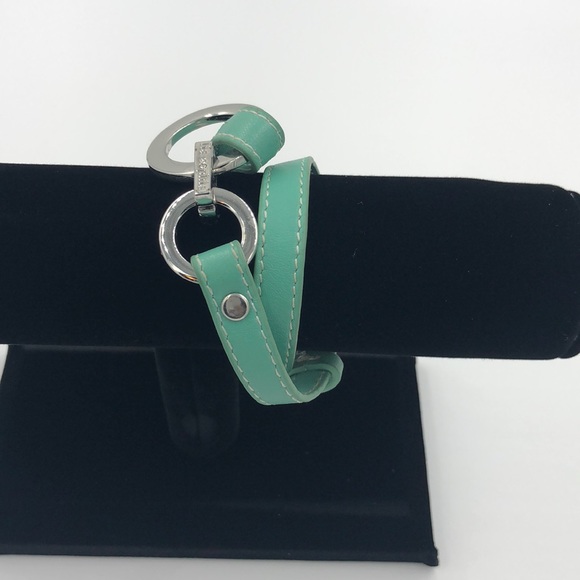 BOGO FREE🌸Lia Sophia Bracelet pre owned🌸 - Picture 2 of 3